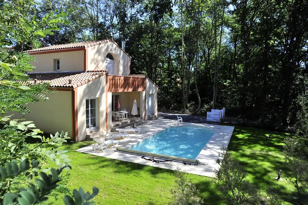 Lagrange Vacances - Royal Green Pont-de-Larn 0*,  France